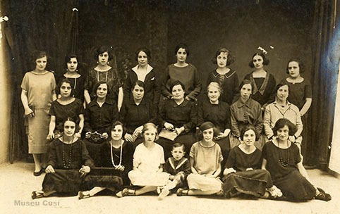 1922 Personal femení que treballava als Laboratoris de Figueres abans del trasllat d’algunes d’elles a treballar al Masnou.